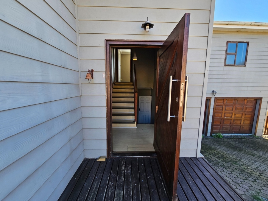 3 Bedroom Property for Sale in Reebok Western Cape